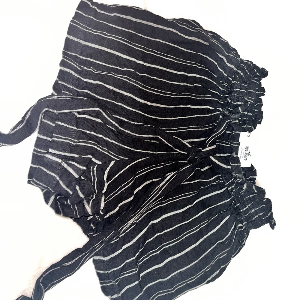 Hollister Charcoal and White Striped Shorts Size Small - Picture 1 of 4